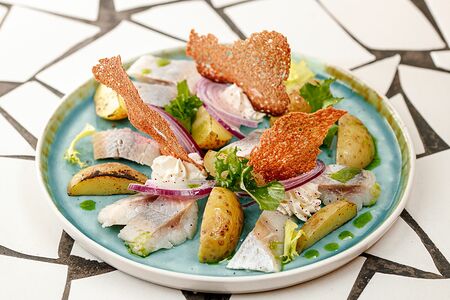 Закуска из сельди слабой соли