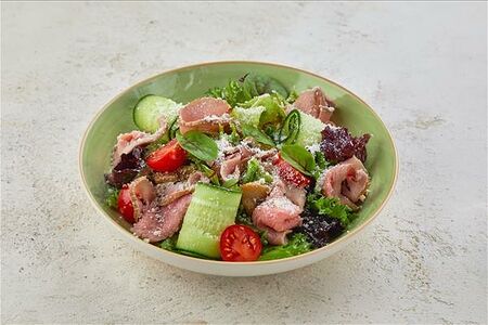 Салат с ростбифом