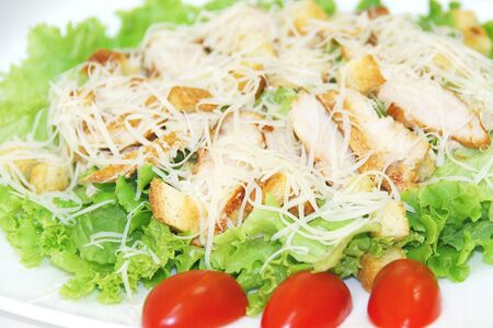 Салат Цезарь с курицей