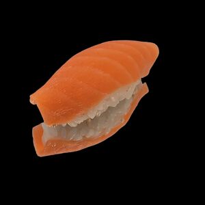 Суши с лососем