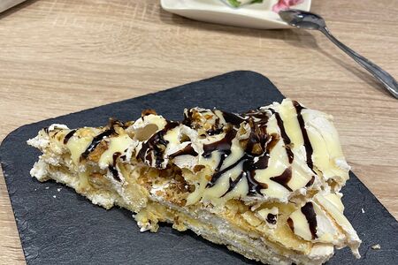 Торт-безе ореховый