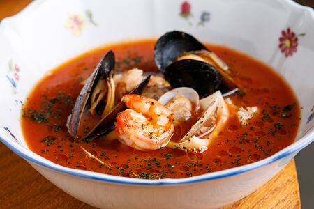 Томатный суп с морепродуктами