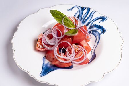 Салат из помидоров