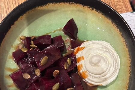 Печеная свекла с кремом из сыра