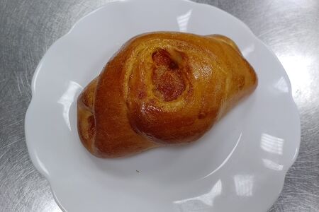 Булочка с курагой