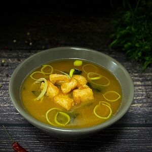 Мисо-суп с жареным лососем