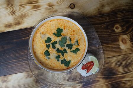 Том ям с креветками