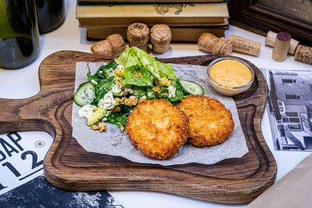 Котлеты из мяса крабов и креветок