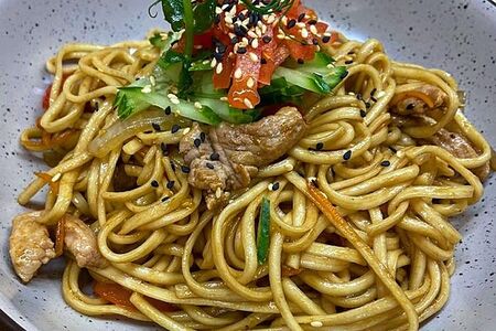 Удон со свининой