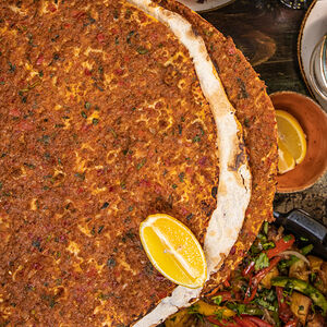 Լահմաջո հորթի մսով