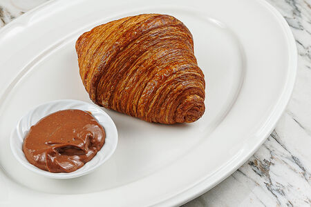 Круассан c шоколадным пралине