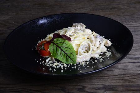 Спагетти с курицей