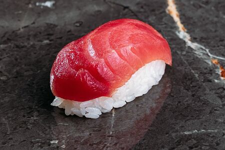 Тунец нигири