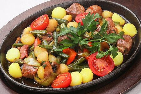 Альпийская сковородка с кусочками утиной грудки