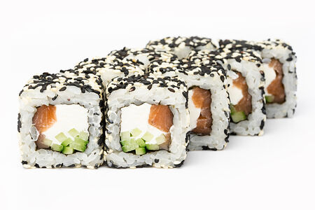 Ролл Филадельфия Сяке в кунжуте