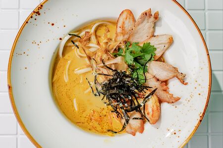 Тайский суп карри с индейкой