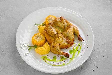 Цыпленок с горчицей дижон, кукурузой и полентой