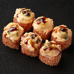 Запеченный ролл с крабом, креветкой и горгонзолой