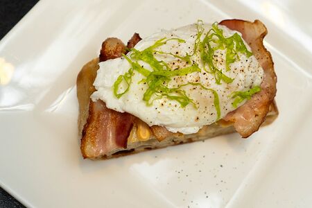 Бенедикт с беконом