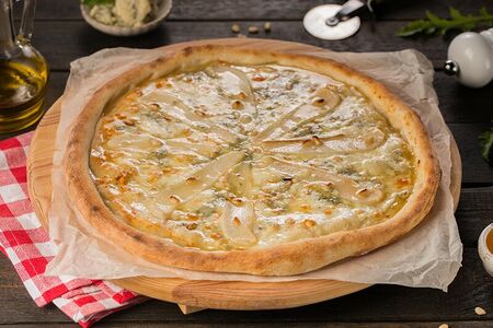 Пицца Груша-горгонзола