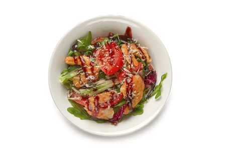 Салат с креветками и рукколой