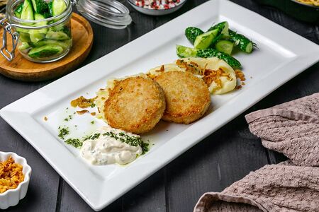 Куриные котлеты с картофельным пюре