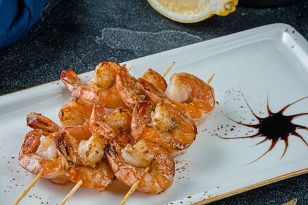 37 Креветки тигровые на углях