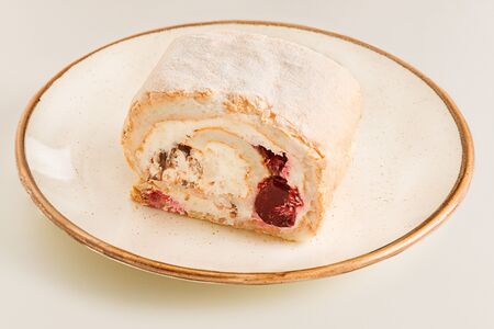 Меренговый рулет