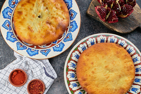 Пирог с капустой, сыром и грецким орехом