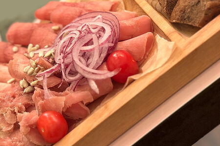 Строганина из пеламиды