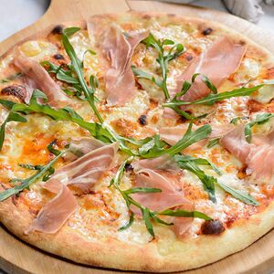 Պրոշուտոյով պիցցա