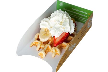 Бельгийская вафля Клубника-Банан и взбитые сливки