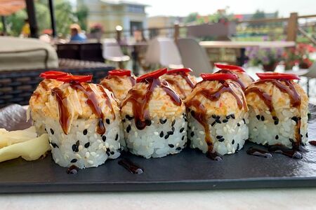 Сакура запеченный ролл