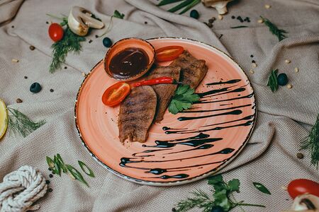 Язык на гриле