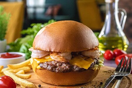 Бургер с креветками