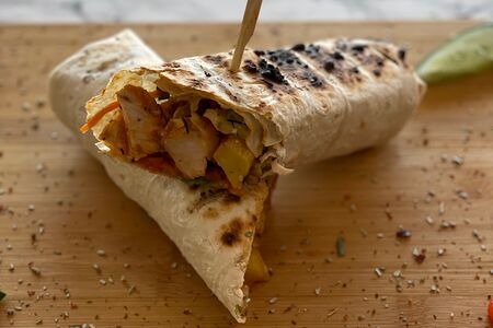 Донер из курицы в лаваше