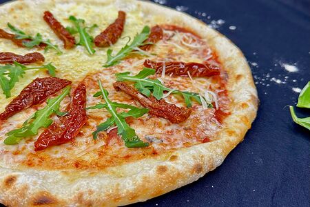 Пицца Луна и Помидор