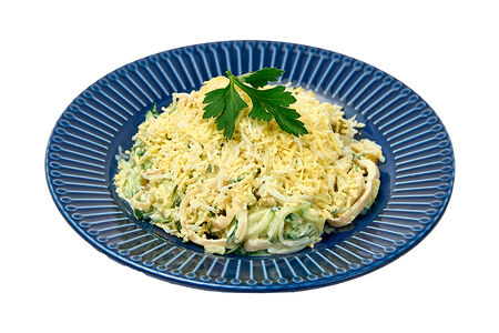 Салат с кальмарами и свежим огурцом