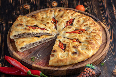 Пирог с рубленой говядиной, большой