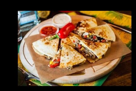 Кесадилья с курицей