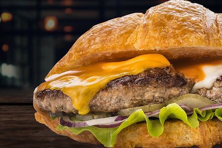 Круас бургер Black Angus