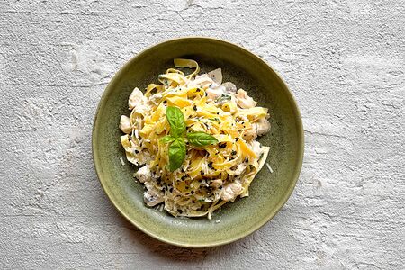 Тальятелле с курицей и грибами