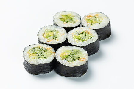 Маки с авокадо и огурцом Люкс