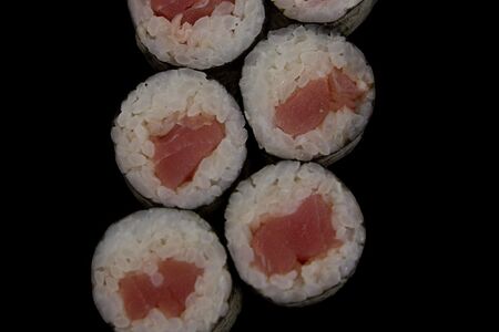 Маки с тунцом