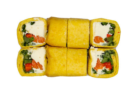 Тортилья с лососем и помидором