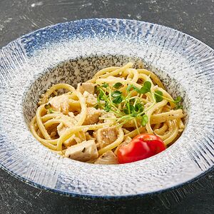 Букатини с лососем в сливочном соусе