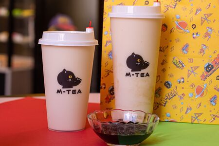 Зелёный латте с шариками тапиоки