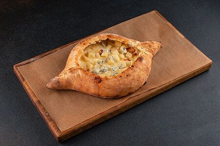 Аджарская лодочка с грушей и дорблю