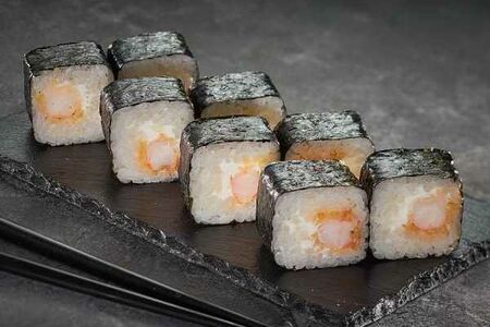 Ролл с креветкой темпура