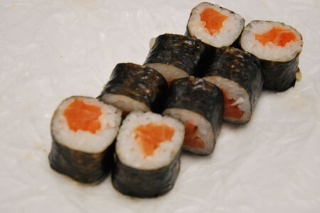 Ролл с лососем